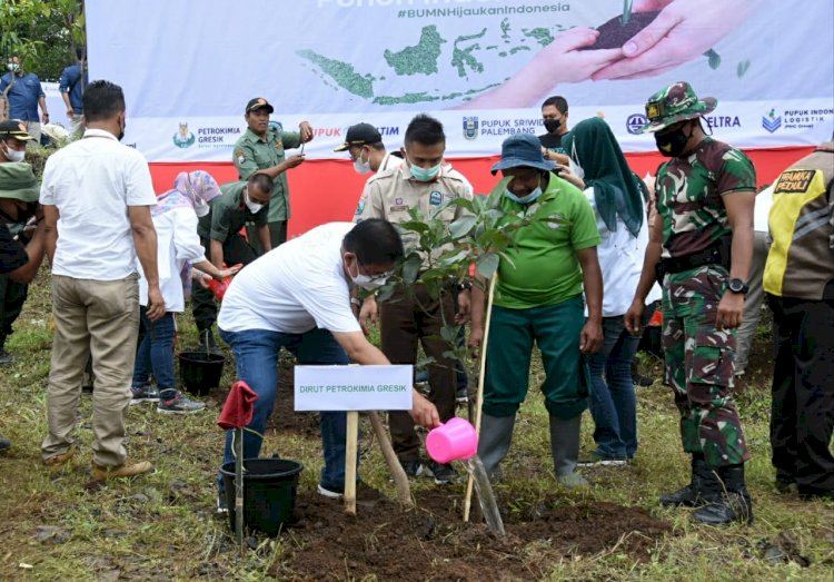 Suasana Penanaman belasan ribu bibit pohon di Kabupaten Pasuruan/Ist