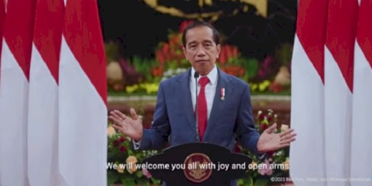 Presiden Joko Widodo saat memberikan sambutan di acara G20 Indonesia Presidency 2022 Opening Ceremony yang diselenggarakan secara daring maupun luring di Lapangan Banteng, Sawah Besar, Jakarta Pusat, Rabu malam (1/12)/Repro