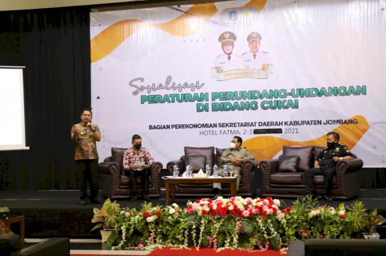 Wakil Bupati Jombang Sumrambah sosialisasi ketentuan perundang-undangan di bidang cukai, di Hotel Fatma Jombang/Ist