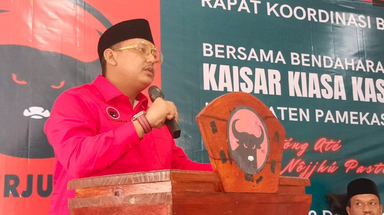  Bendum DPP BMI, Kaisar Kiasa KasihSaid Putra saat menggelar konsolidasi dan silaturahmi BMI di Pamekasan/Ist