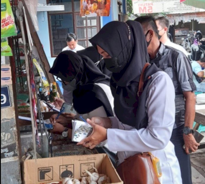 Sidak Disperindag di Pasar Besar dan asar Sayur Caruban/Ist