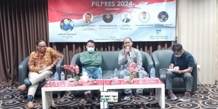 Direktur Eksekutif Arus Survei Indonesia, Ali Rif'an berbicara mengenai hasil surveinya saat menjadi narasumber dalam diskusi bertajuk 