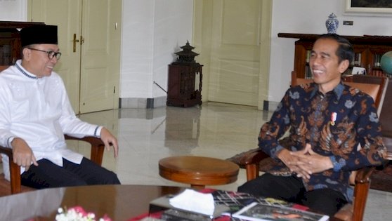 Ketua Umum PAN Zulkifl Hasan dan Presiden Joko WIdodo/Net