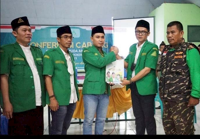 Gus Barra (tengah, ketiga dari kiri) usai terpilih dalam Konfercab ke-XVII masa Khidmat 2021-2025 di gedung NU Kabupaten Mojokerto  /ist  