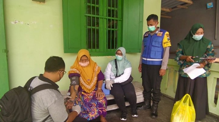 Vaksinasi door to door di Desa Cukir/RMOLJatim
