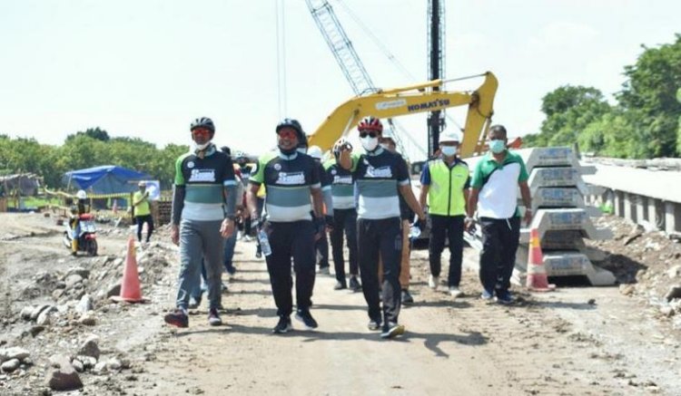 Pengerjaan frontage road mulai Bundaran Aloha sampai batas pemukiman warga Desa Gedangan/Ist