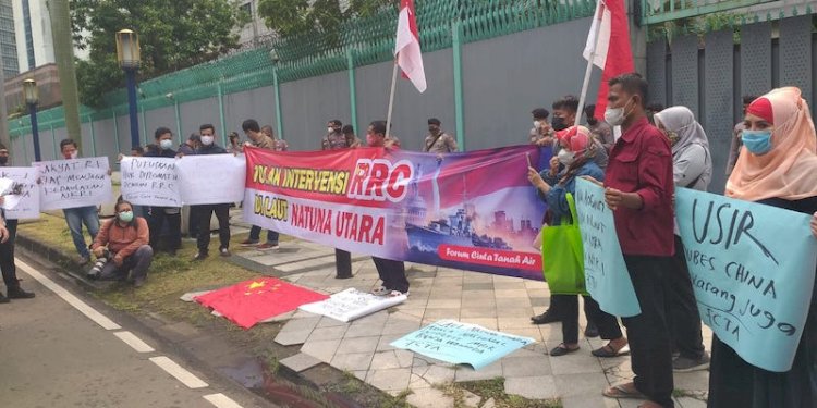 Aksi Forum Cinta Tanah Air di Kedutaan Besar Republik Rakyat China, Jalan Mega Kuningan, Setiabudi, Jakarta, Rabu siang (15/12)/Net