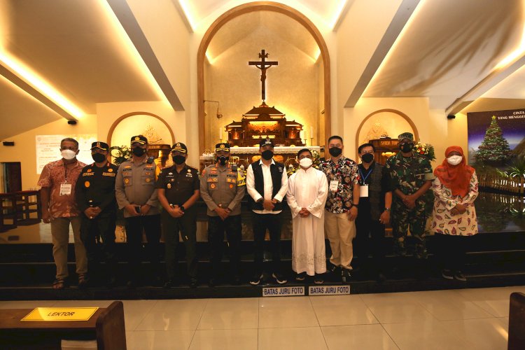 Wali Kota Eri bersama Forkopimda Surabaya meninjau gereja Katolik St. Marinus Yohanes/RMOLJatim