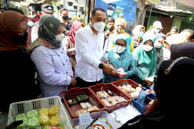 Wali Kota Eri kunjungi Kampung Kue di Rungkut Lor Gang II/Ist