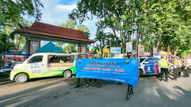 Polres Probolinggo saat sosialisasikan penutupan alun-alun/RMOLJatim