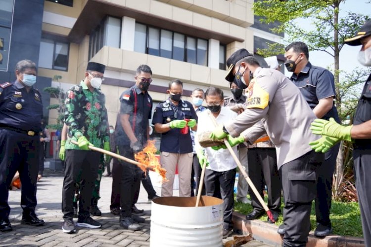 Pemusnahan barang bukti narkoba dan miras di Mapolresta Sidoarjo/RMOLJatim