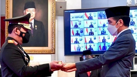 Kapolri Jenderal Listyo Sigit Prabowo saat dilantik Presiden Joko Widodo/Net