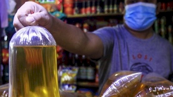 Penjual minyak goreng/Net