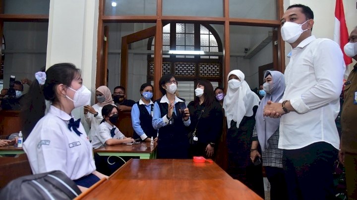 Wali Kota Eri sidak PTM bersama pimpinan dan anggota DPRD Surabaya/RMOLJatim