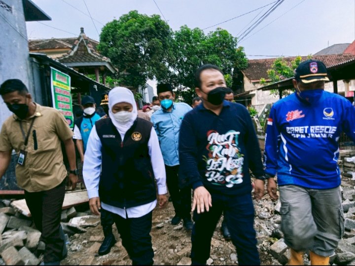 Gubernur Khofifah didampingi Bupati Jember, Hendy Siswanto dan unsur Forkopimda.