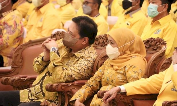 Ketua Umum DPP Partai Golkar Airlangga Hartarto dan Gubernur Jatim Khofifah Indar Parawansa/Ist