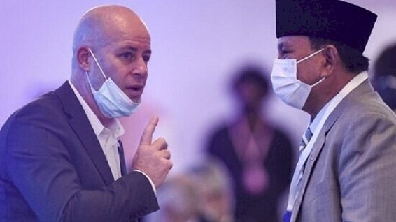 Diplomat Israel Itay Tagner dan Menteri Pertahanan RI Prabowo Subianto selama forum IISS di Bahrain pada Sabtu, 20 November 2021/Net
