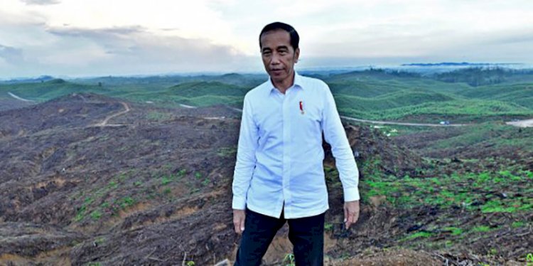 Presiden Joko Widodo saat meninjau lokasi calon Ibukota Negara yang baru/Net