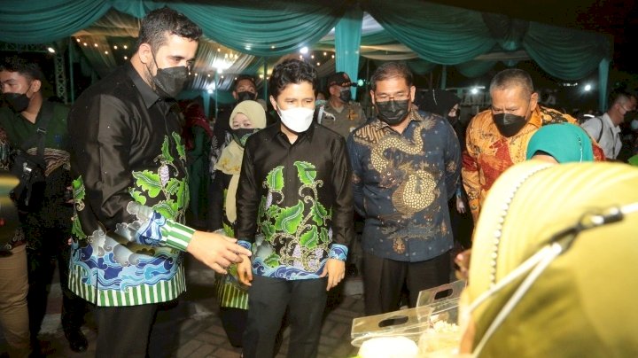 Habib Hadi Bersama Wagub Jatim Dan Wakapolda Jatim Saat Meninjau Produk UKM/IKM