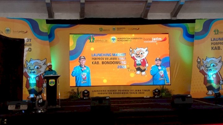 Bupati Bondowoso KH Salwa Arifin saat resmikan maskot Si Ulung/RMOLJatim