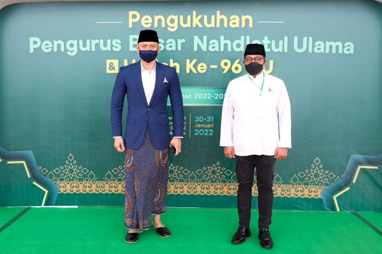 Ketua Umum Partai Demokrat Agus Harimurti Yudhotono (AHY) didampingi oleh Sekretaris Jendral Partai Demokrat, Teuku Riefki Harsya di acara pengukuhan Pengurus PBNU di Balikpapan/Ist