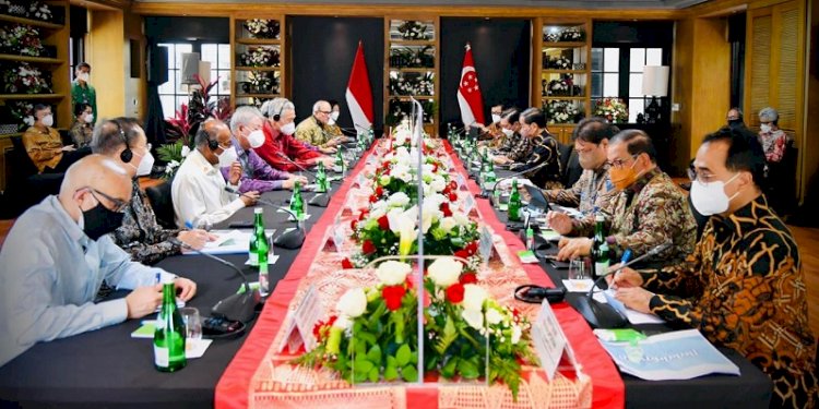Presiden Joko Widodo bersama jajarannya saat bertemu PM Singapura/Net