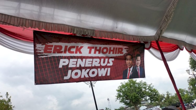 Salah satu banner bertuliskan Erick Thohir di eks Kepatihan Ngawi