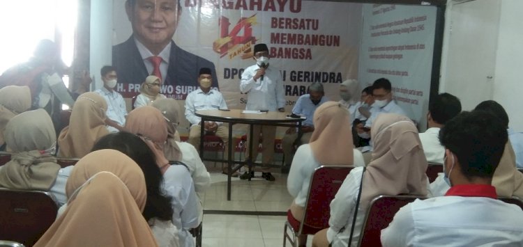 AH Thony memberikan arahan kepada pengurus dan kader di HUT Gerindra ke 14, di kantor DPC Gerindra Surabaya/RMOLJatim