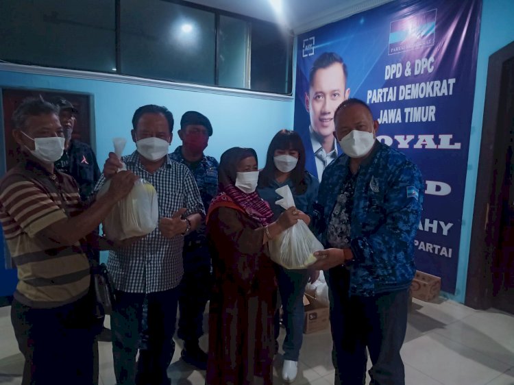 Operasi pasar di kantor DPD Demokrat Jatim/RMOLJatim