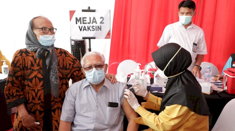 Vaksinasi untuk lansia/ist