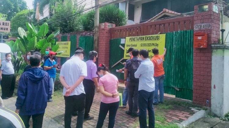 Suasana lokasi rekonstruksi kasus penganiayaan ART di Jalan Serayu No.1 Surabaya/RMOLJatim