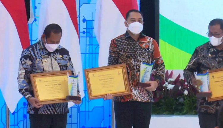 Wali Kota Eri menerima penghargaan dari Kementerian Investasi/BKPM RI/ist
