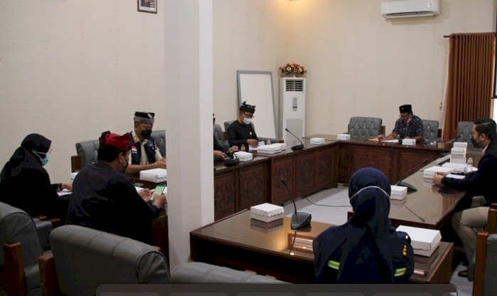  Rapat Komisi I DPRD Banyuwangi, membahas gerai rapid test yang membandel di Kawasan Pelabuhan Ketapang bersama pihak terkait/ist
