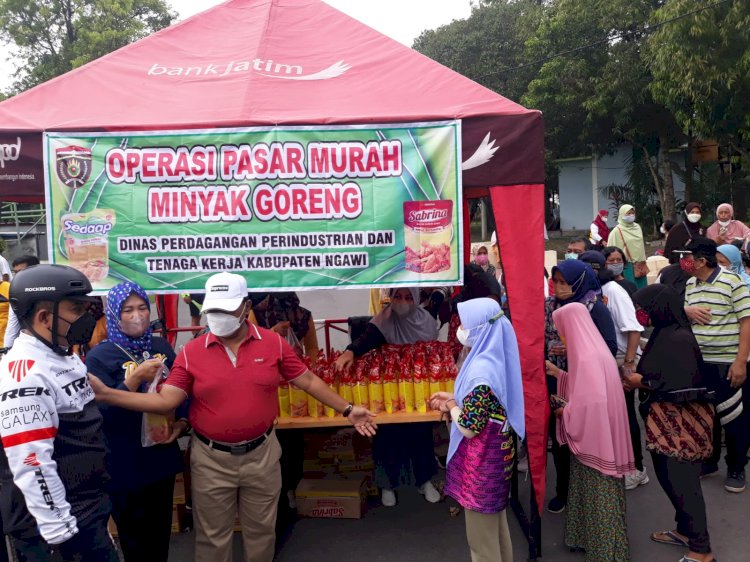 Bupati Ngawi Ony Anwar pimpin operasi pasar minyak goreng/RMOLJatim