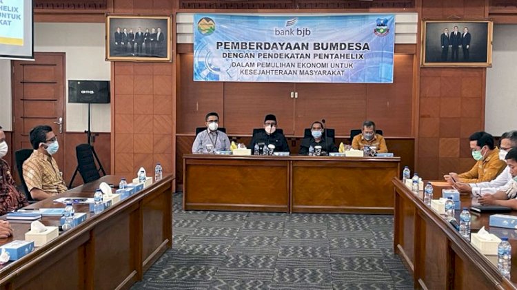 Pelatihan Agen Laku Pandai bjb BiSA kepada 41 BUMDes di Garut./Dok