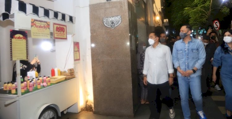 Wali Kota Eri Cahyadi bersama AHY dan istrinya mlaku-mlaku di Tunjungan Romansa/Ist