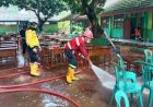 Desa Terdampak Banjir di Kawasan Pabrik Semen Plat Merah, Dapat Bantuan CSR Paket Sembako