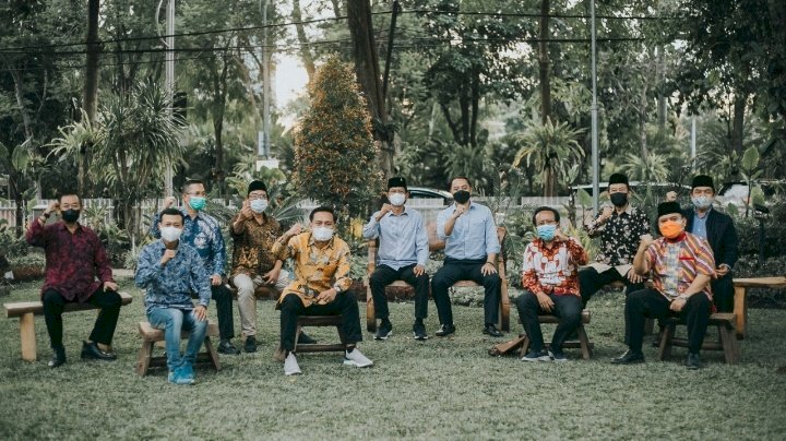 Wali Kota Eri bersama pimpinan parpol di Surabaya/ist