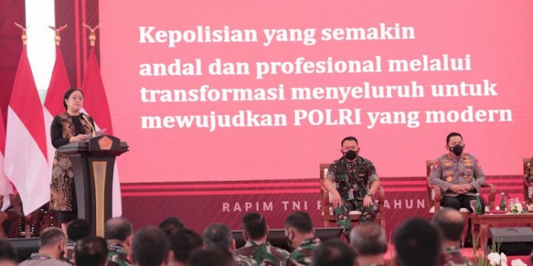 Ketua DPR RI Puan Maharani saat memberi pembekalan dalam acara Rapim TNI-Polri digelar di Mabes TNI, Cilangkap, Jakarta, Selasa (1/3)/Net