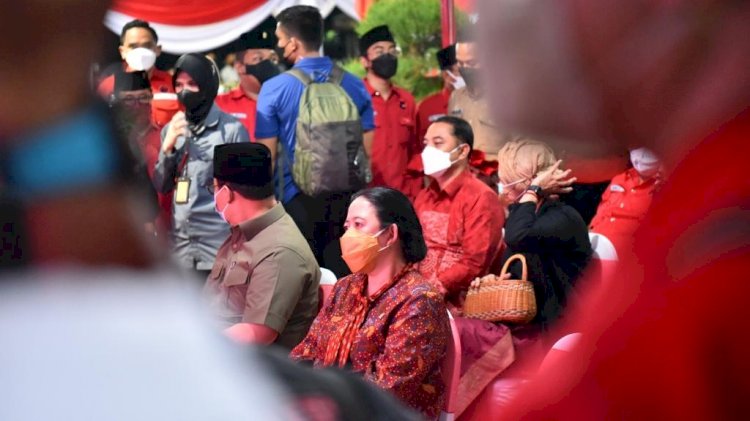 Puan Maharani saat di kantor DPC PDIP Surabaya