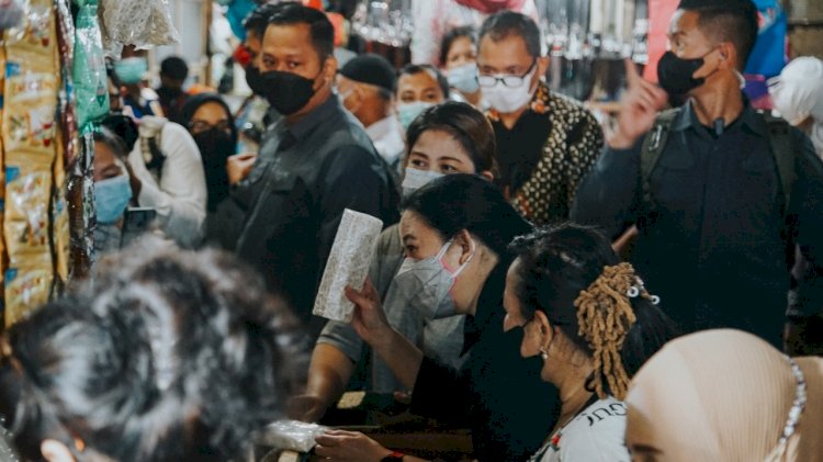 Puan Maharani kunjungan ke pasar di Surabaya