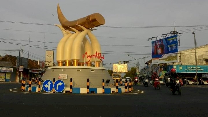 Tugu Kartonyono di Ngawi