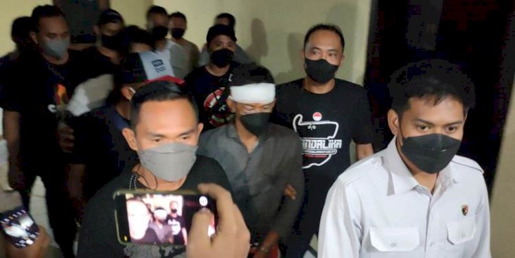 Pelaku pembantaian di Kediri saat didigelandang kepolisian/RMOL Jatim