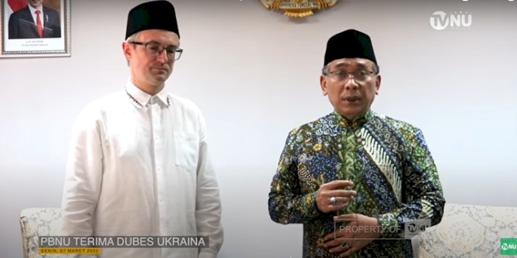 Ketua Umum PBNU KH Yahya Cholil Staquf dan Duta Besar Ukraina untuk Indonesia Vasyl Hamianin/Repro