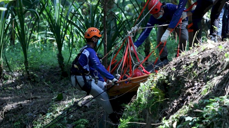 Salah satu pelatihan pertolongan di tebing/ RMOLJatim 