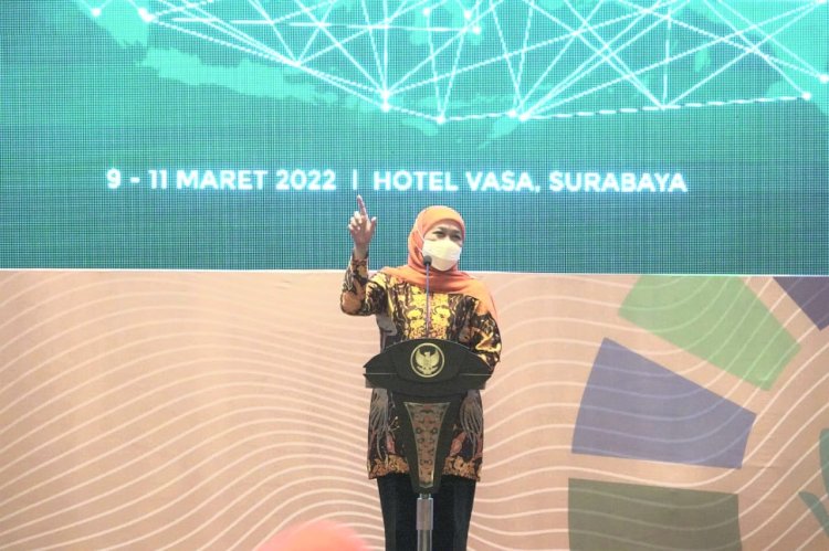 Gubernur Jawa Timur, Khofifah Indar Parawansa saat rapat koordinasi nasional Transmigraai  di hotel Vasa Surabaya, Jawa Timur, Kamis (10/3)/Ist