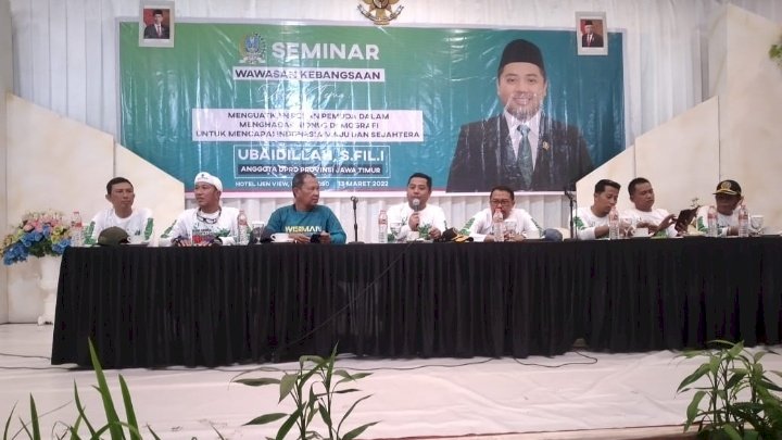 Ubaidillah (sambutan) didampingi DPC PKB Bondowoso, saat gelar wawasan kebangsaan/ist