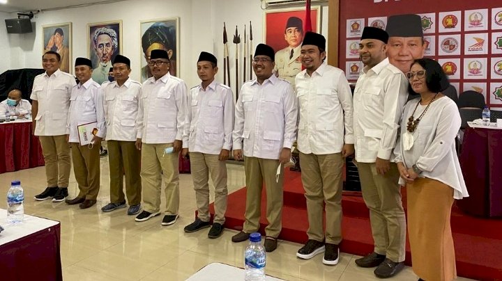 Pengurus Partai Gerindra Kabupaten Probolinggo yang baru pose bersama dengan Pengurus DPD Gerindra Jawa Timur. /Ist