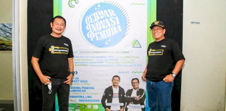 Bupati Lamongan Yuhronur Efendi saat meresmikan Rumah Inspirai Pemuda di Gedung Pemuda Lamongan/RMOLJatim