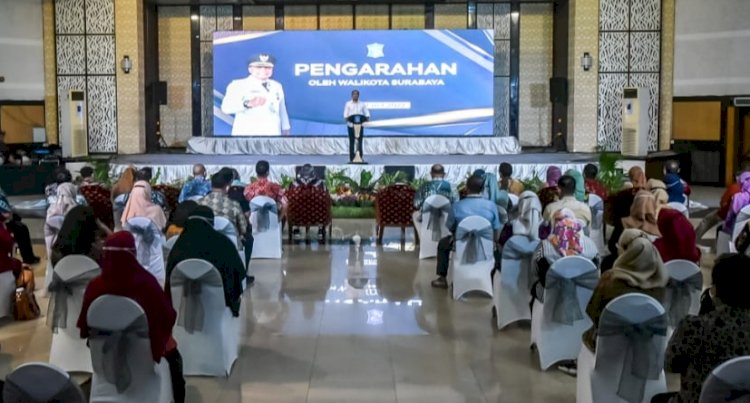 Wali Kota Eri Cahyadi memberi pengarahan kepada jajaran Pemkot Surabaya di Convention Hall/RMOLJatim